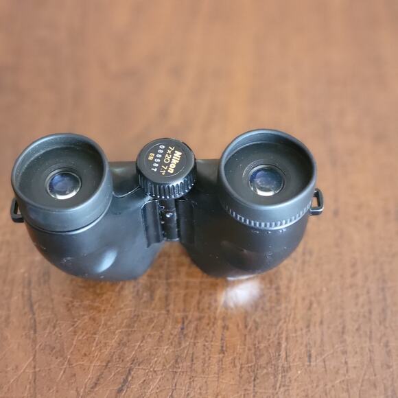 Vintage Nikon Travelite III 7 x 20 7.1  CF Travel Size Compact Binoculars - Picture 10 of 11